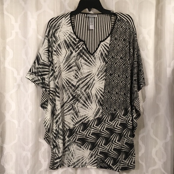 Catherines Tops - 🛍2/$14 Catherines Flouncy Tunic Embellished OS